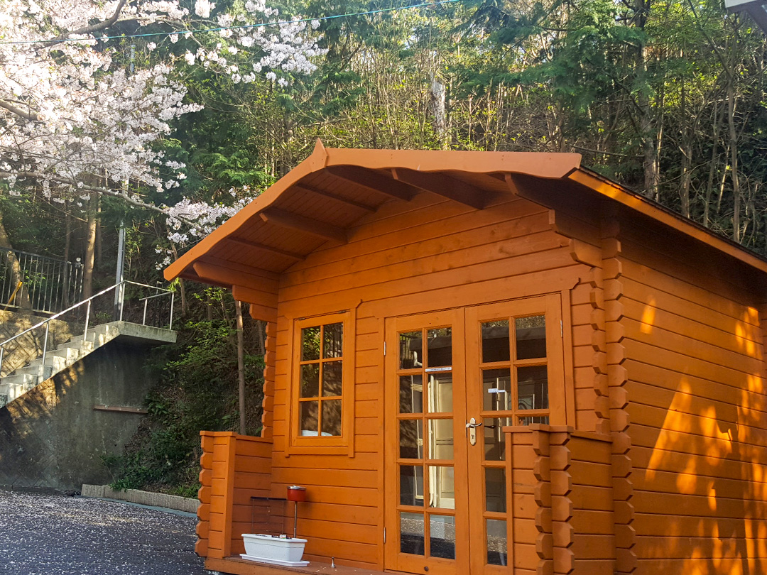 高良斎場の待合室